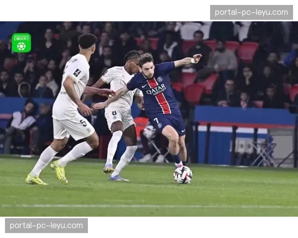 布雷斯特2-0马赛，阿约克梅开二度摧毁对手防线