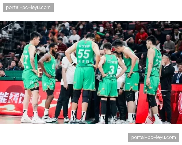 生死战上半场战罢，广东52-48暂时领先辽宁，双方投篮命中率均不足四成